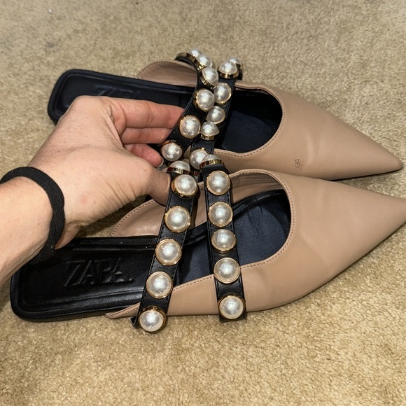 Zara tan and pearl flats - Picture 2 of 2